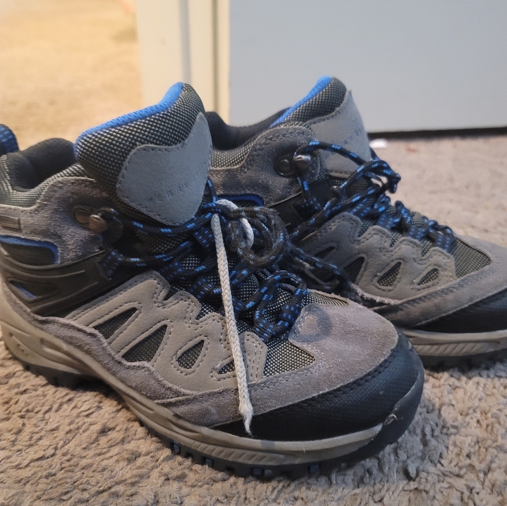 Boy hiking shoes